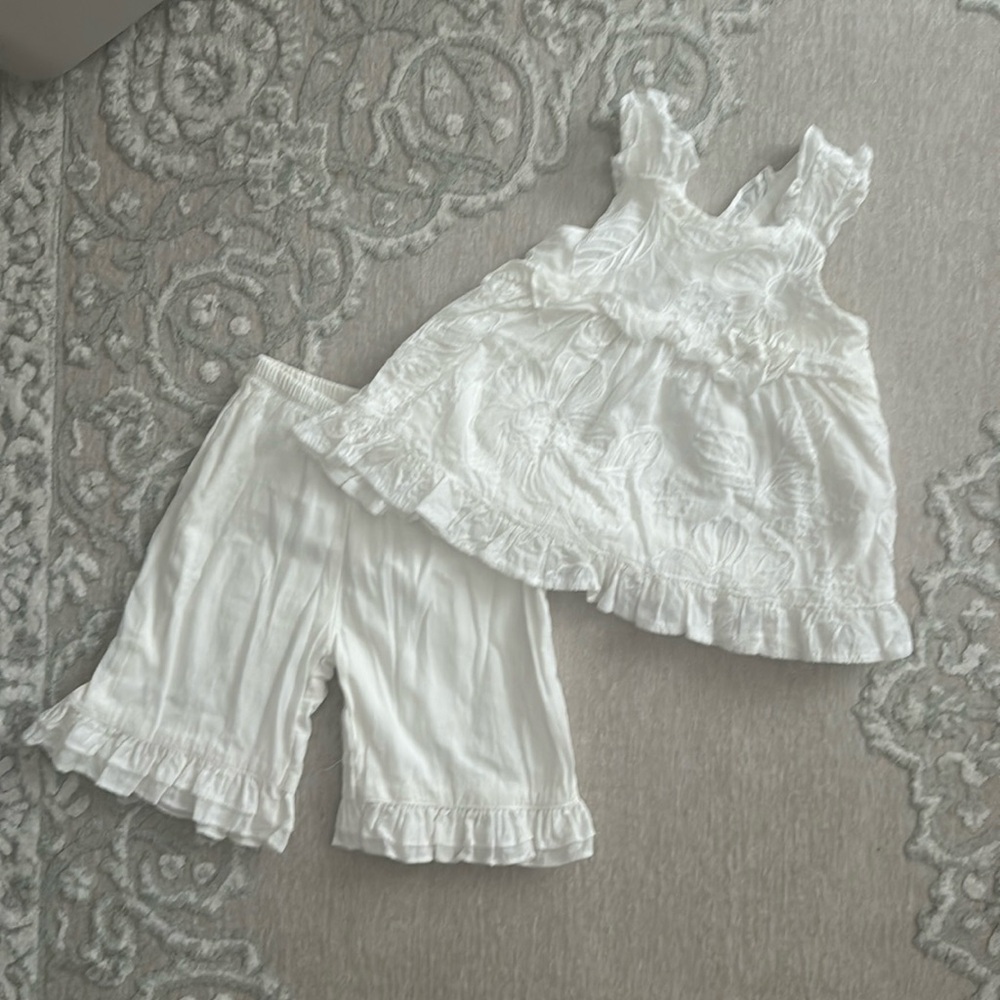 white two piece summer tank and culottes